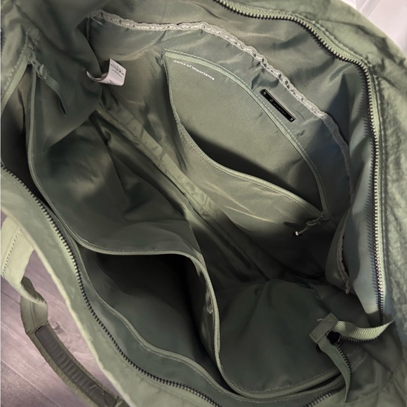 On My Level Large Tote Bag 15L - Picture 5 of 6